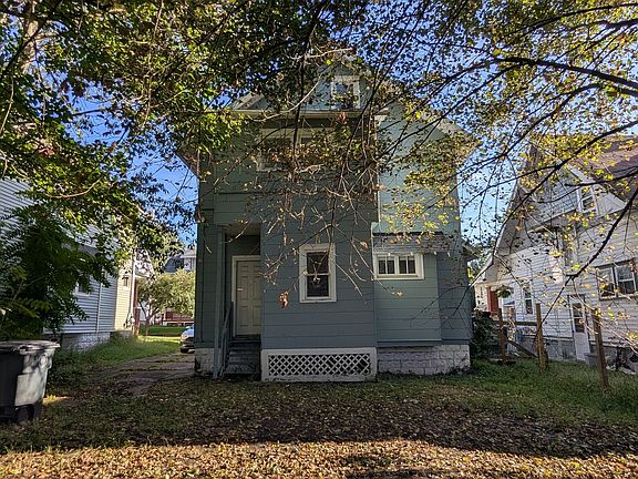 4th image of 711 Roselawn Ave