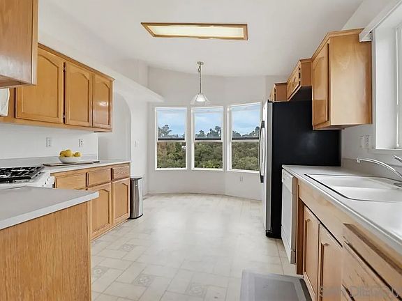 5th image of 300 Thornton Dr Space 14
