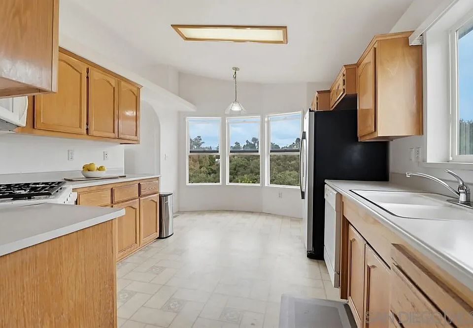 1st image of 300 Thornton Dr Space 14