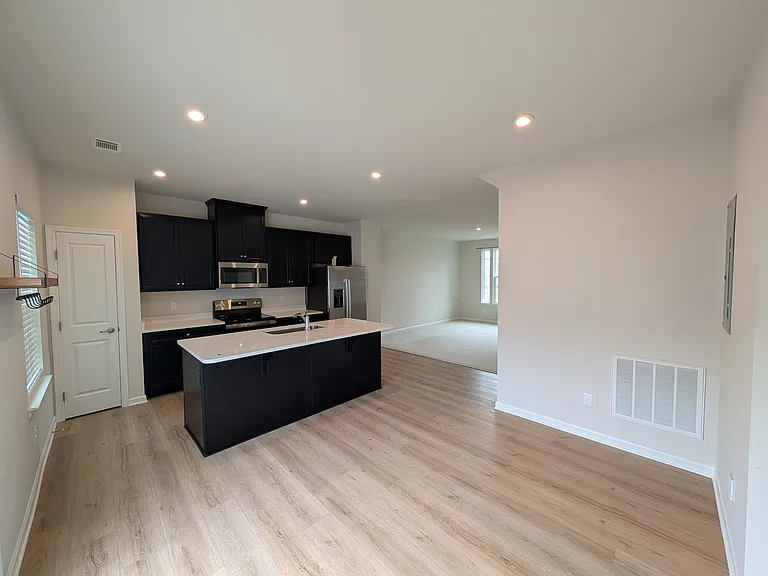 420 Park Ave #41 — Photo 5