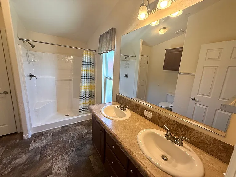 7182 Amherst St — Photo 5
