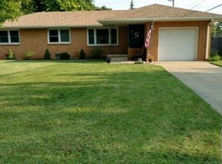 615 Newport Rd, Hutchinson, KS 67502