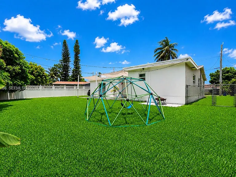 3192 NW 40th Ct — Photo 31