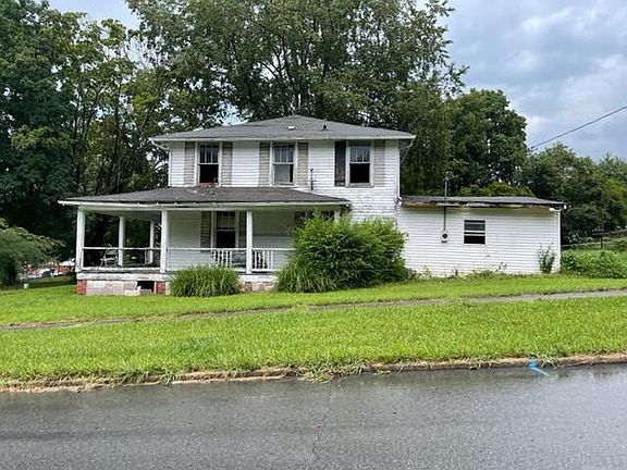 4th image of 301 S Lynn Ave