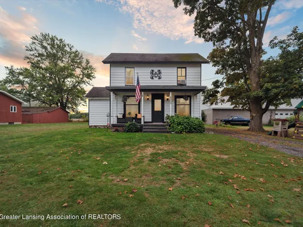 8955 Spore St, Vermontville, MI 49096