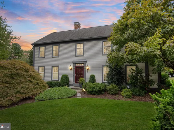 135 Rodney Ln, Camp Hill, PA 17011