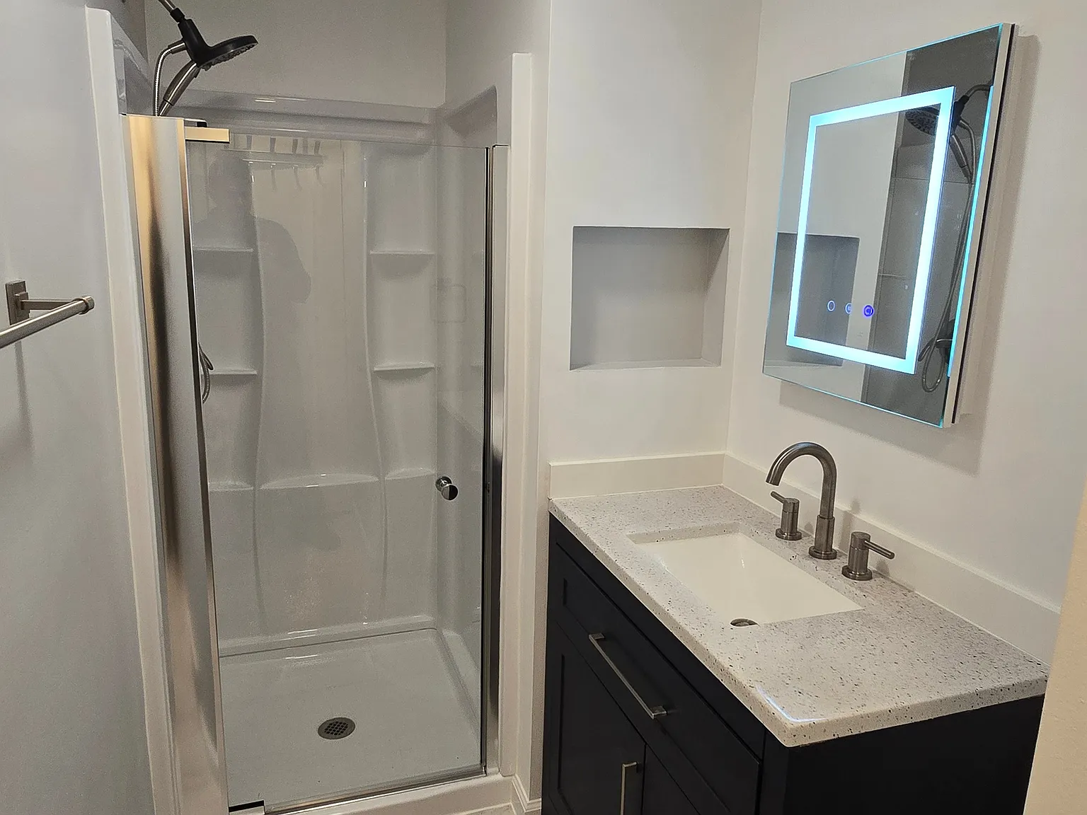 3 bed, 1200 sqft, $1,200 — Photo 4