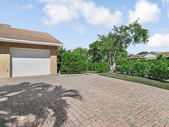 4th image of 6255 Timberlakes Way