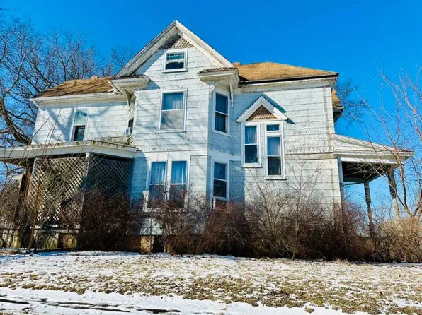 1124 Broadway St, Pekin, IL 61554