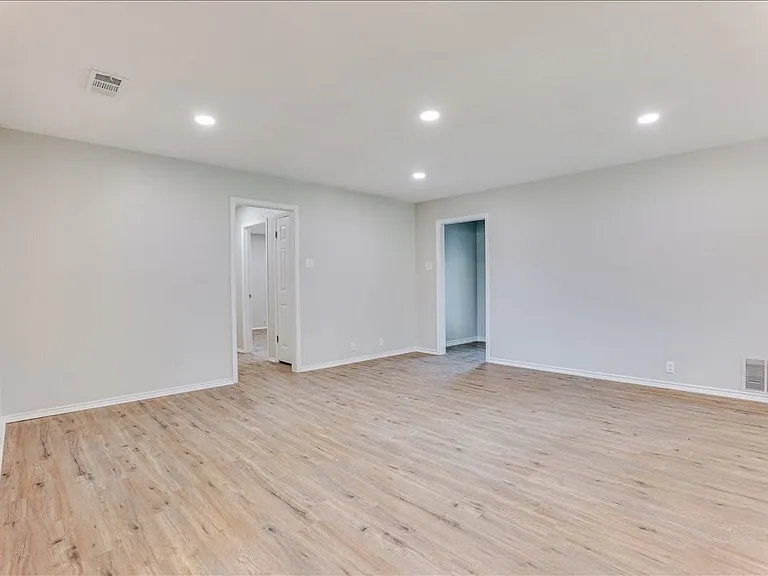104 Pontiac Dr — Photo 6