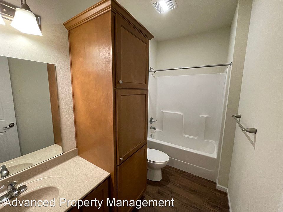 923 Thurston Street Apartment Rentals Manhattan, KS Zillow