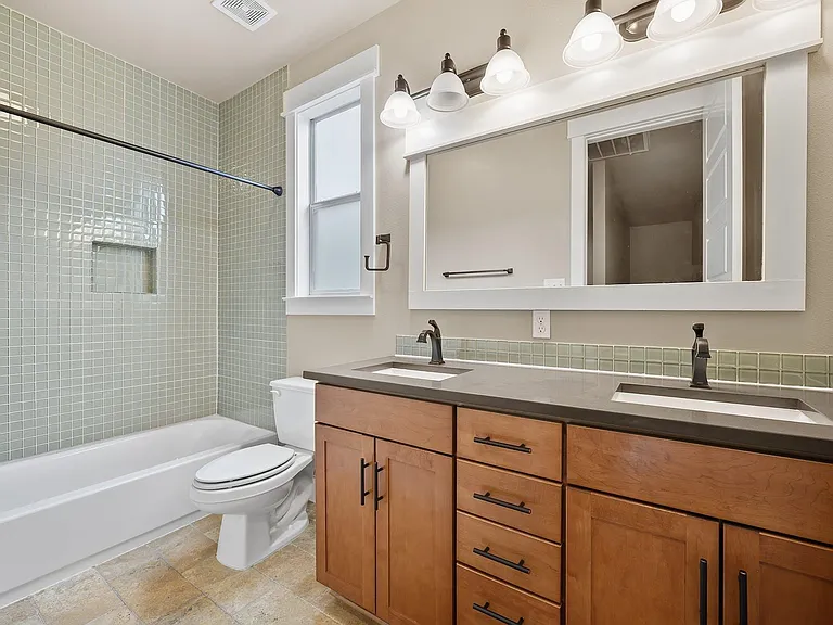 1704 Cedar Bend Dr #5B — Photo 23