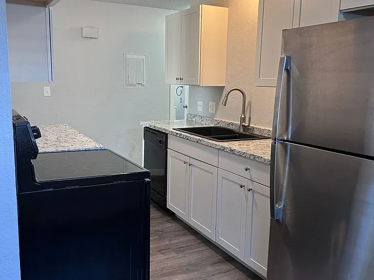 3007 E Central Ave — Photo 3