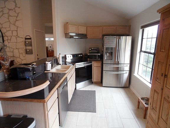 3rd image of 206 Tapatio Dr W