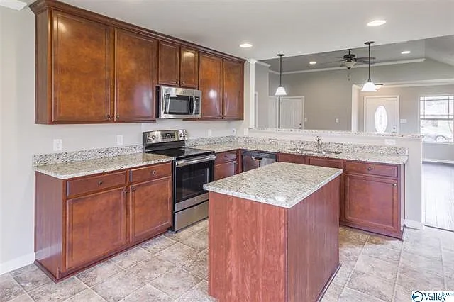 114 Brooklawn Dr — Photo 3