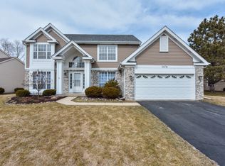 1178 Hummingbird Ln, Grayslake, IL 60030