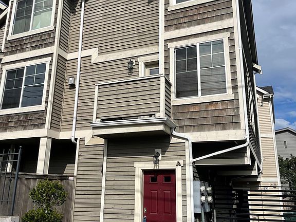4th image of 4346 7th Ave NE APT A