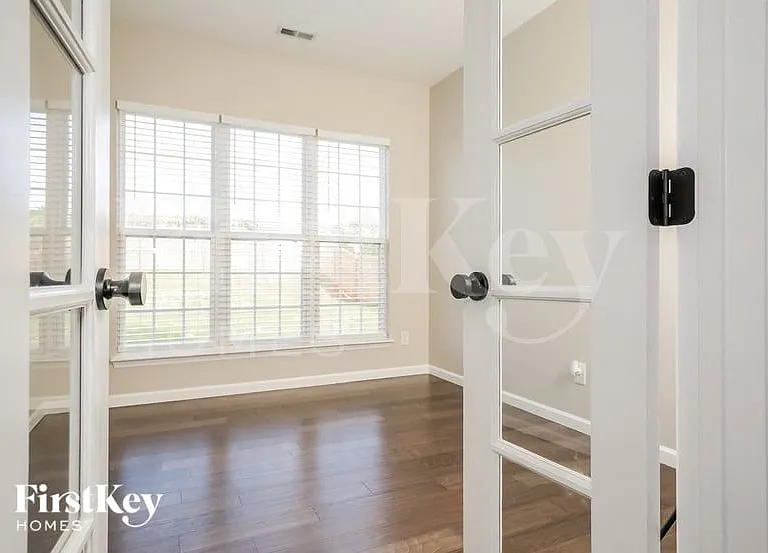4531 Wayland Ct — Photo 12