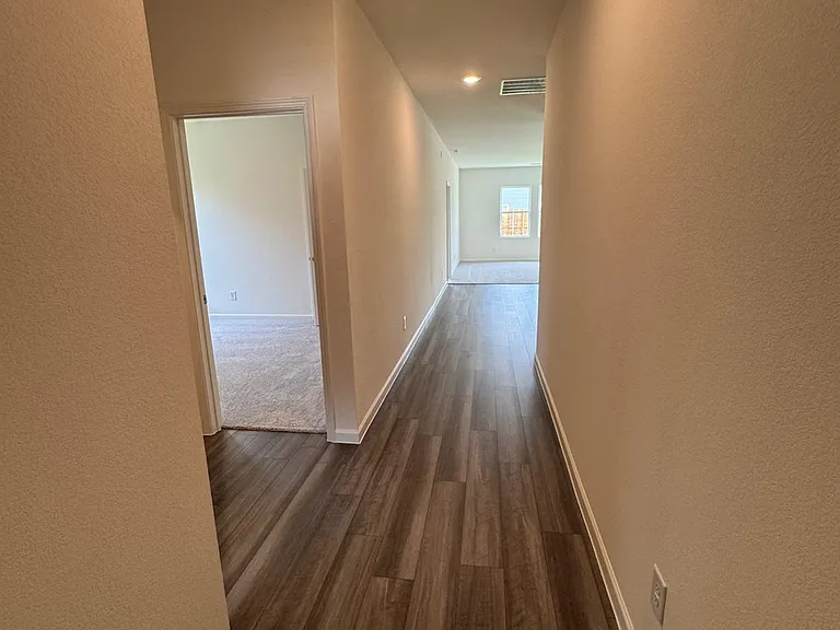 4909 McCoy Dr — Photo 12
