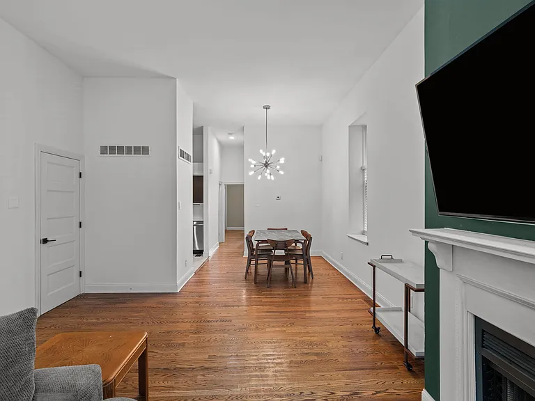 1422 Dolman St — Photo 10
