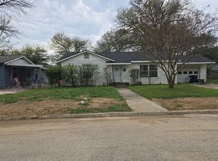 607 Marshall St, Rockdale, TX 76567