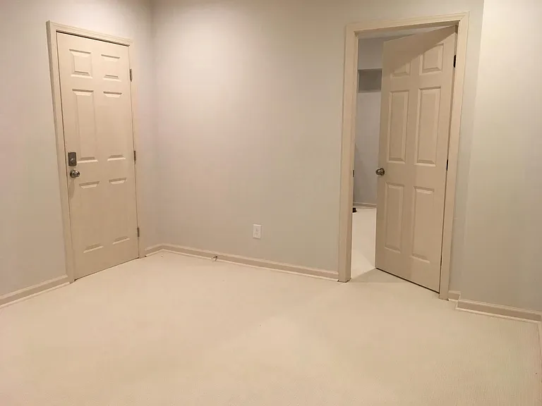 Basement landing room with 9 foot ceiling