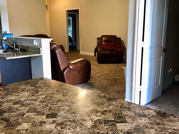 4th image of 9605 Holiday Dr
