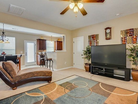 5th image of 3135 Alexandria Dr