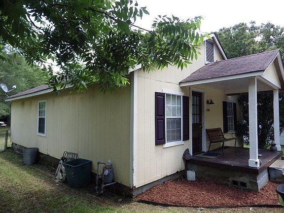 3rd image of 506 Evergreen St