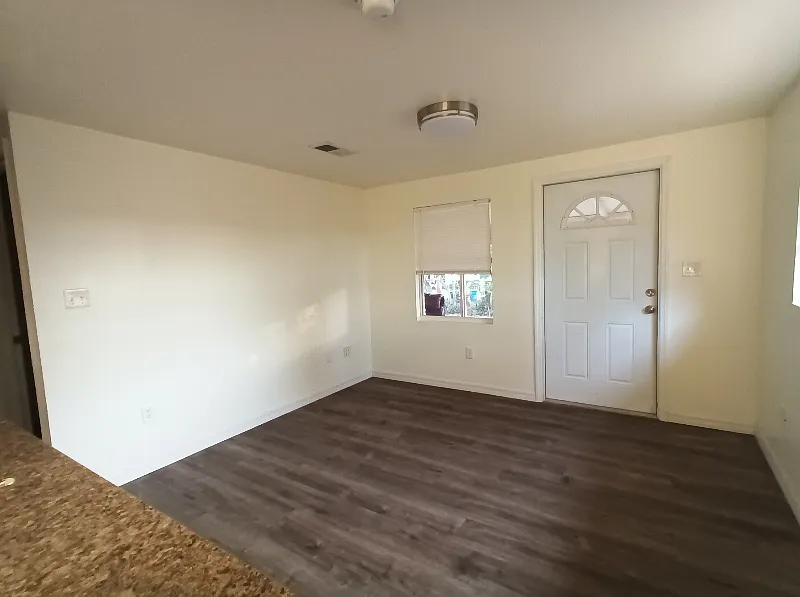 Naples Manor Duplex — Photo 3