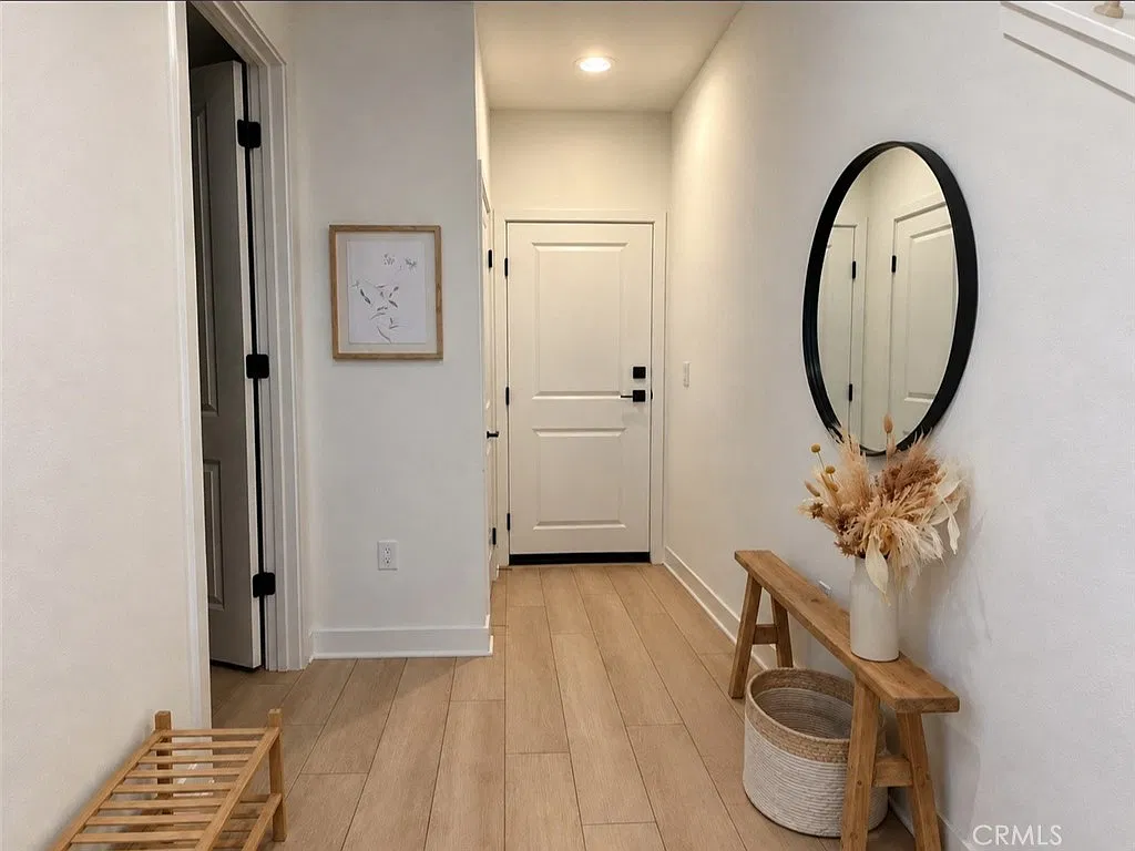 4 bed, 3.5 bath, 1747 sqft, $4,350 — Photo 2
