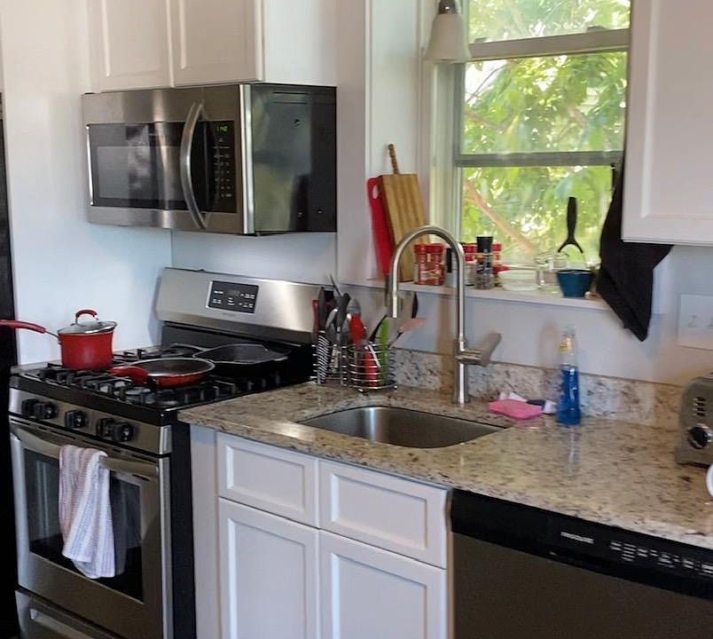 2nd image of 8A Curtis St #3