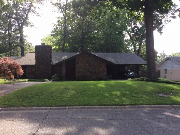 1313 E Country Club Ter, Jonesboro, AR 72401