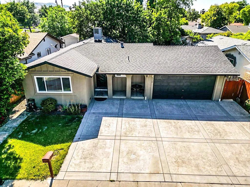 539 Wanzia Ln photo 1