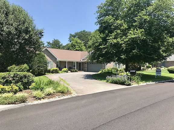 2nd image of 3521 Greywolfe Dr