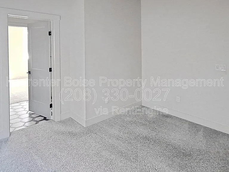 1508 S Oakland Ave — Photo 11