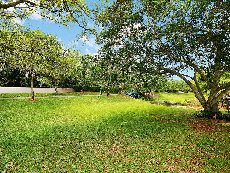 6943 Giralda Cir — Photo 30