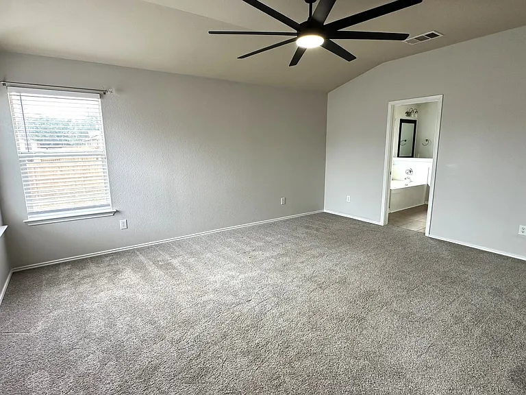 2303 Scott Dr — Photo 15