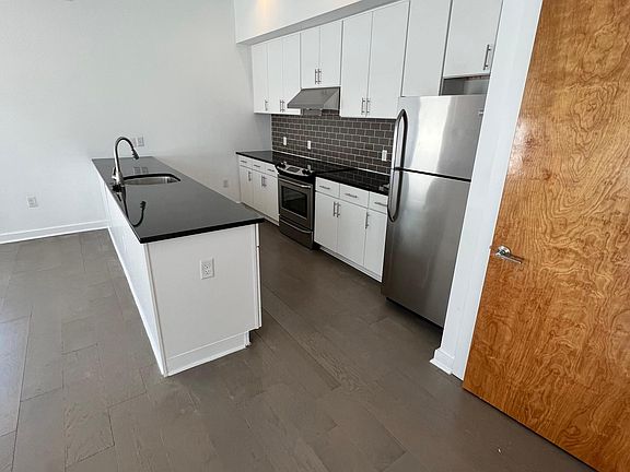 4th image of 315 N 24th St