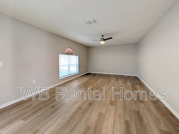 5th image of 10228 Woodley Creek Rd W