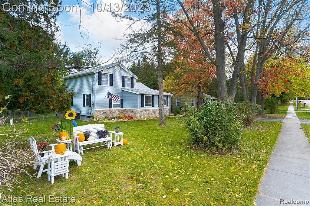 7483 Pontiac St, Goodrich, MI 48438 MLS 20230086533 Zillow