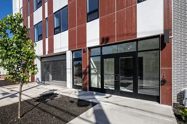 3 bed, $2,650 — Photo 2