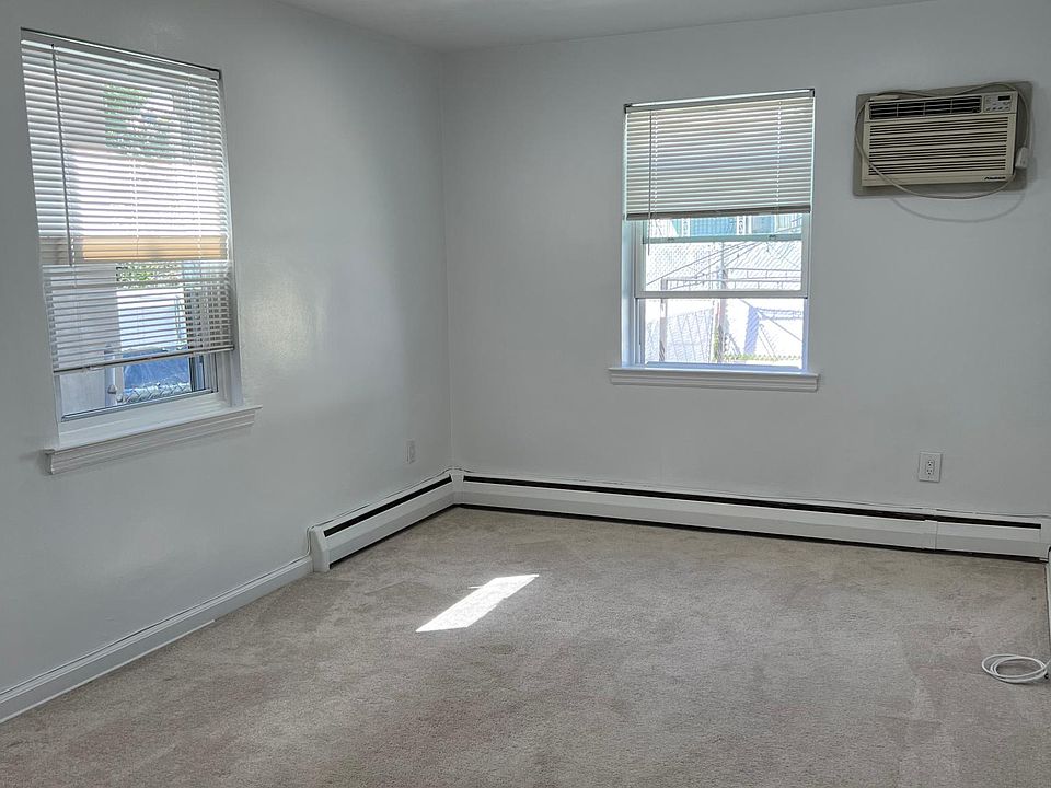 2nd image of 291 Throggs Neck Blvd Floor 1
