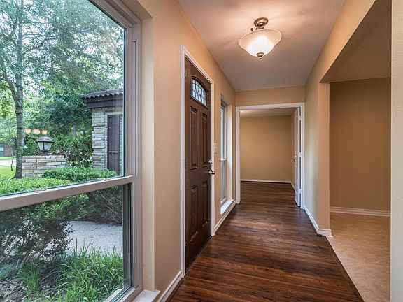 3rd image of 108 Oak Manor Dr