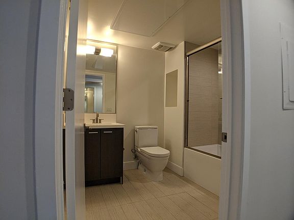 3rd image of 4227 McLaughlin Ave