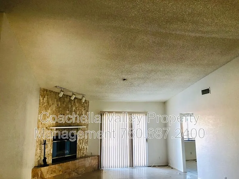 3 bed, 2.0 bath, 1652 sqft, $1,995 — Photo 3