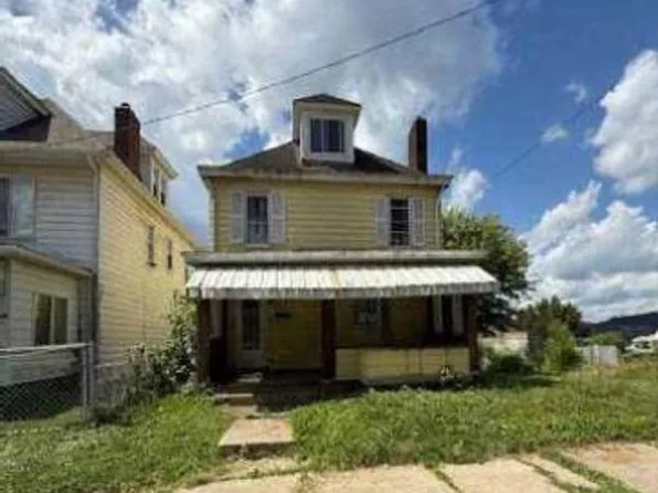 1341 Taylor Ave, New Kensington, PA 15068