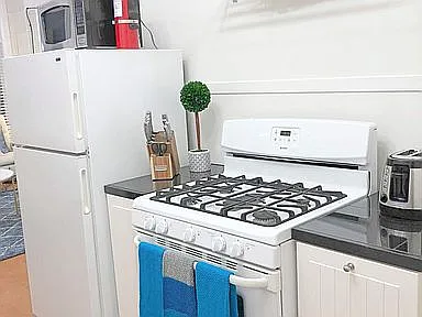 1556 NW Ballard Way #2 — Photo 6
