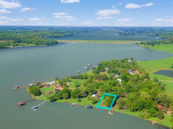 99 Rocky Point Rd, Mount Vernon, TX 75457