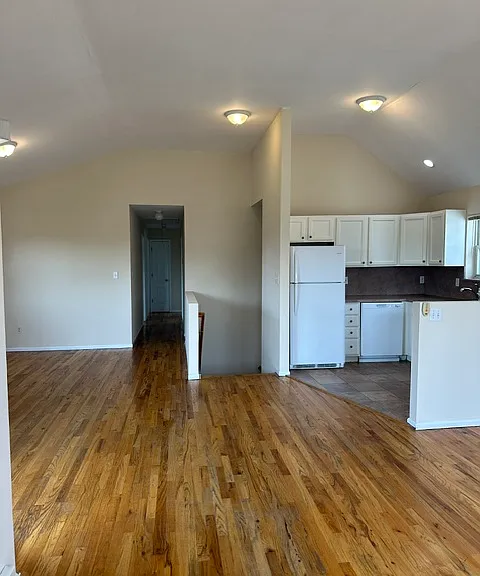 457 Monroe Blvd #2 — Photo 21